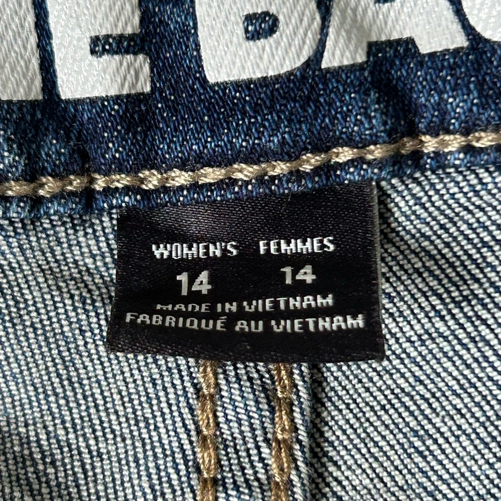 🌸NWOT🌸 Eddie Bauer Boyfriend Mid-Rise Slim Jeans - Size 14 - Picture 6 of 9
